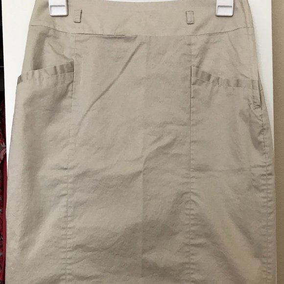 H and M Khaki skirt - Picture 1 of 2